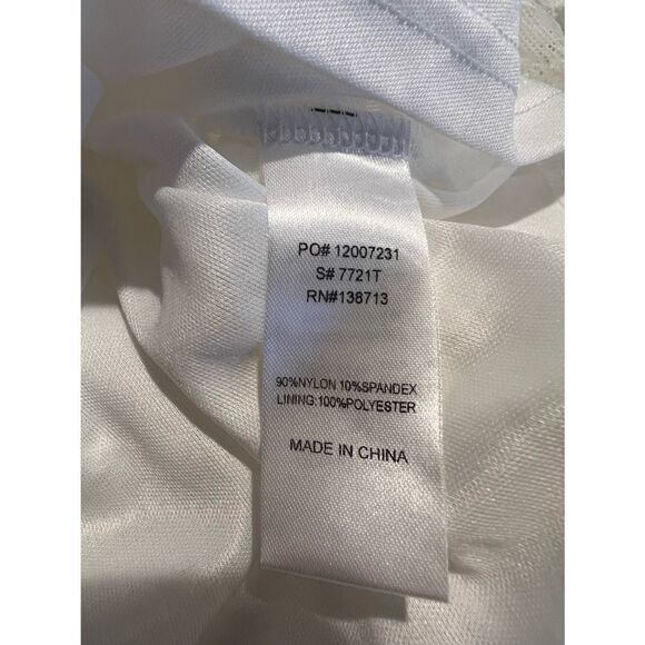 Sleeveless Laced Top by Doe & Rae - Picture 8 of 9